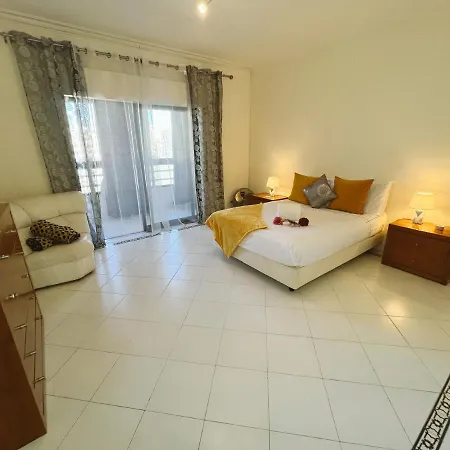 Carmix - Silhueta Citadina Apartmán
